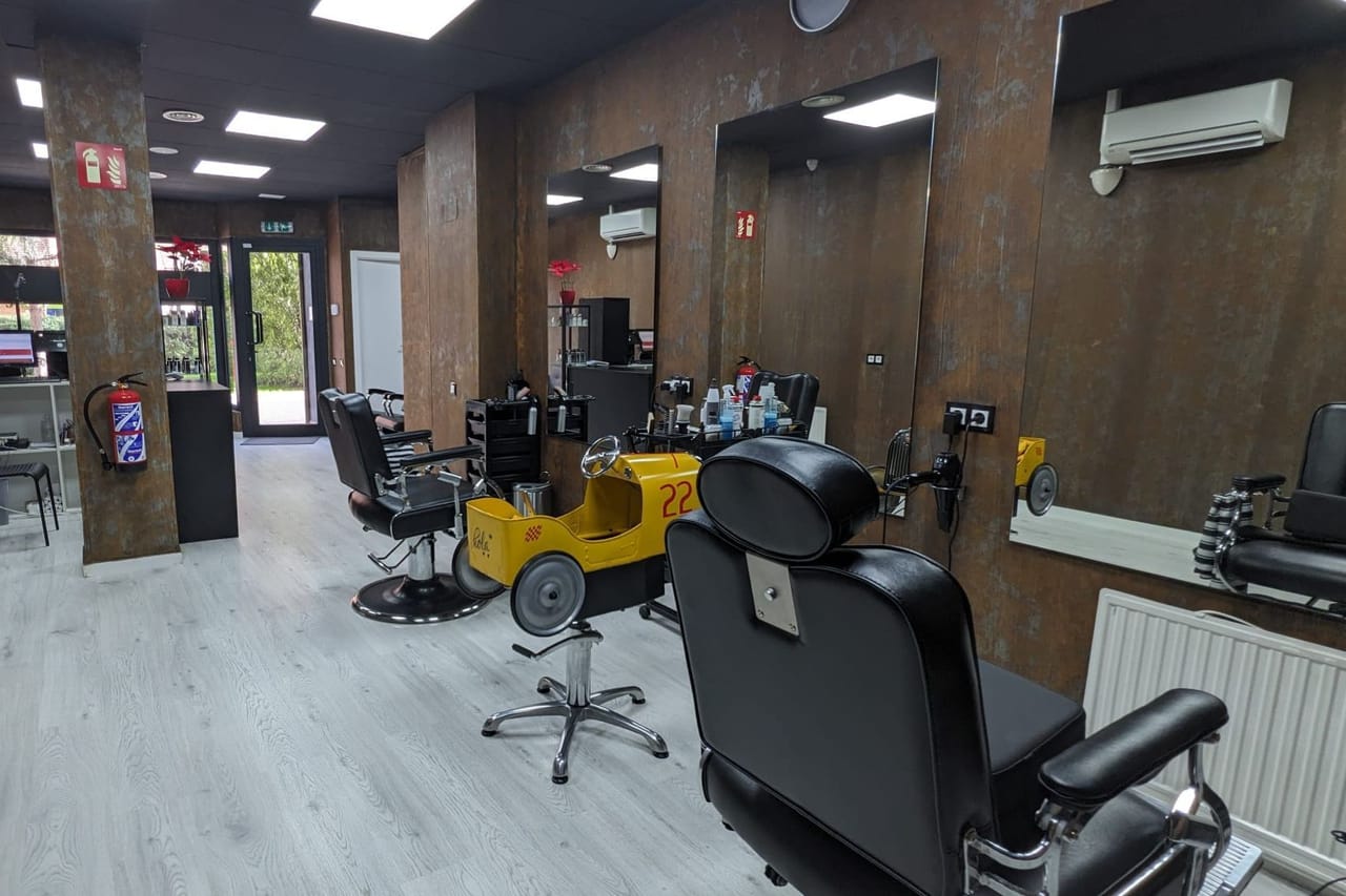 Homme Barberia Descubridores 15 — barbería en Tres Cantos