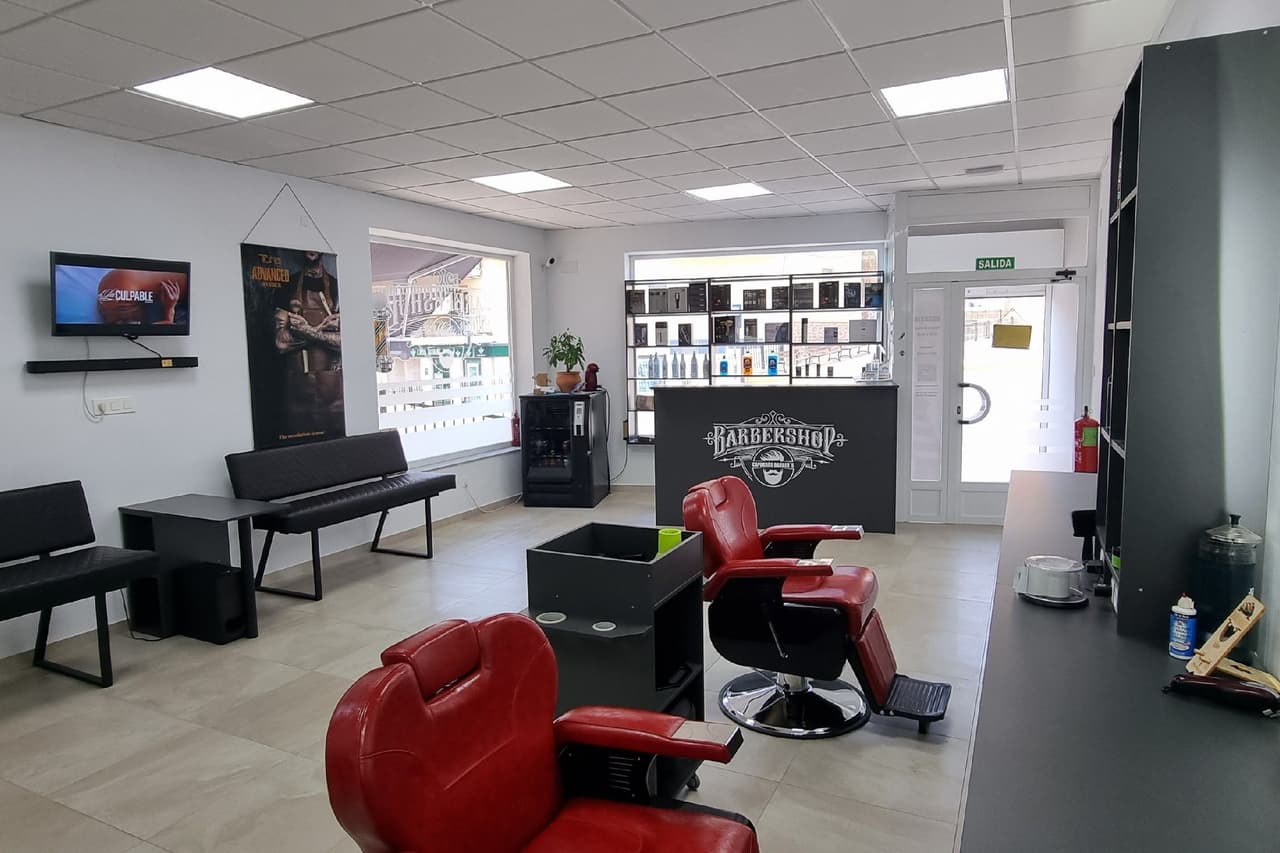 Caparrós Barber's Purullena — barbería en Purullena
